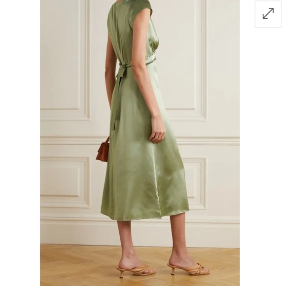 Reformation Kaye silk dress in the artichoke color - Picture 4 of 9